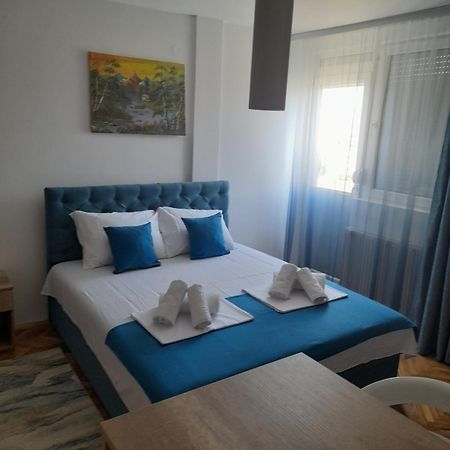 Holiday Apartament Three Ni Exterior foto
