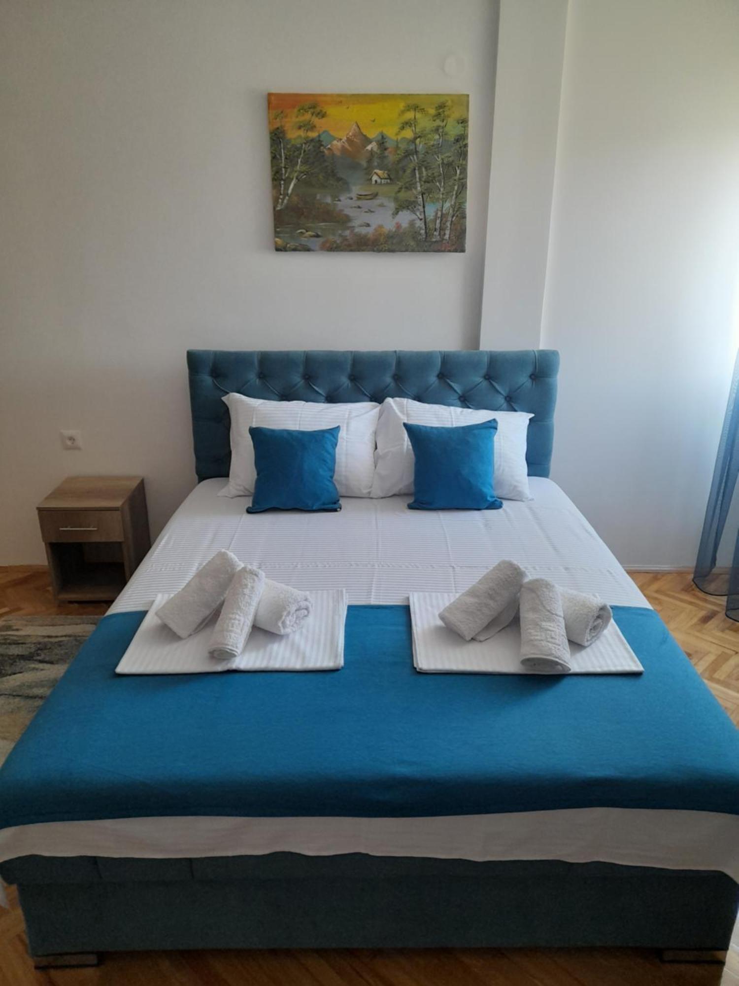 Holiday Apartament Three Ni Exterior foto